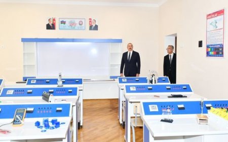 İlham Əliyev Bakıda yeni korpusu tikilən məktəbdə yaradılan şəraitlə tanış olub - FOTO