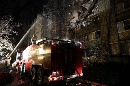 Rusiyada hərbi təyyarənin yaşayış binasına çırpılması nəticəsində ölənlərin sayı artdı - FOTO