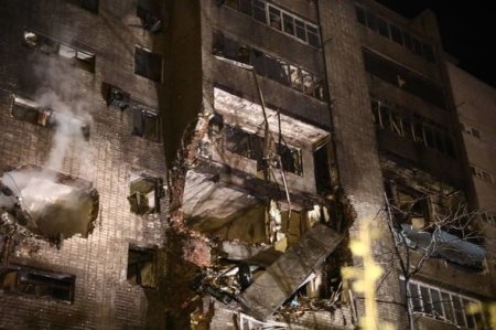 Rusiyada hərbi təyyarənin yaşayış binasına çırpılması nəticəsində ölənlərin sayı artdı - FOTO