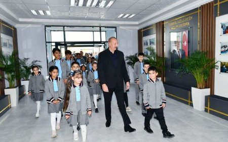İlham Əliyev və Mehriban Əliyeva Zəngilanın Ağalı kəndində sakinlərlə görüşüblər - YENİLƏNİB + FOTO İlham Əliyev və Mehriban Əliyeva Zəngilanın Ağalı kəndində sakinlərlə görüşüblər - YENİLƏNİB + FOTO