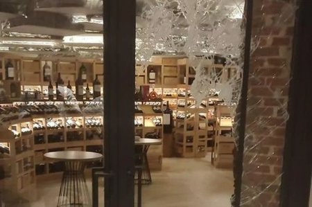 Madriddə restorandan 200 min avro dəyərində 132 şüşə şərab oğurlanıb - FOTO