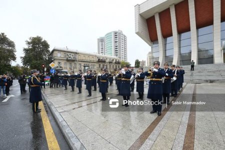 Hərbi orkestrin müşayiəti ilə Bakıda birinci istiqamət üzrə yürüş başa çatıb Hərbi orkestrin müşayiəti ilə Bakıda birinci istiqamət üzrə yürüş başa çatıb
