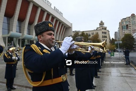 Hərbi orkestrin müşayiəti ilə Bakıda birinci istiqamət üzrə yürüş başa çatıb Hərbi orkestrin müşayiəti ilə Bakıda birinci istiqamət üzrə yürüş başa çatıb