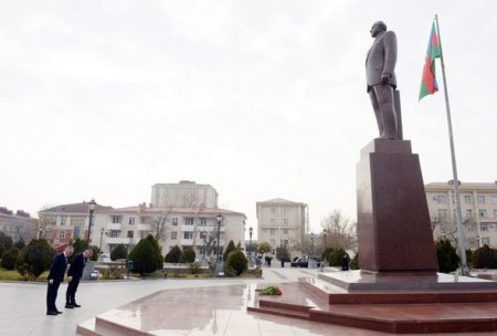 Azərbaycan Prezidentinin səlahiyyətli nümayəndəsi Naxçıvan ictimaiyyətinə təqdim edilib - FOTO Azərbaycan Prezidentinin səlahiyyətli nümayəndəsi Naxçıvan ictimaiyyətinə təqdim edilib - FOTO