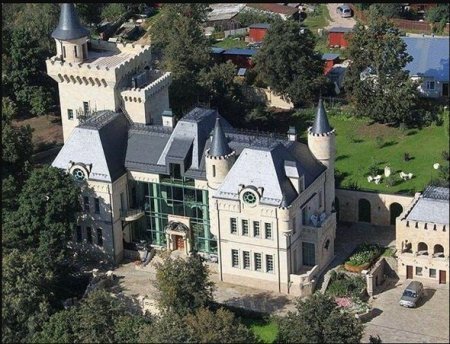 Alla Puqaçovanın qəsri dünyada ən böyük morqa çevriləcək Alla Puqaçovanın qəsri dünyada ən böyük morqa çevriləcək