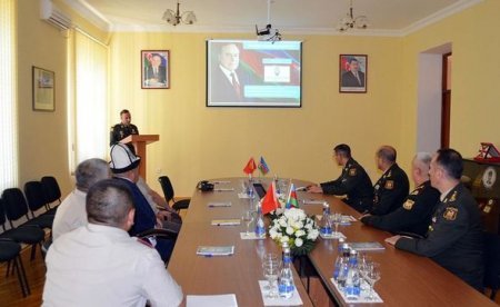 Qırğızıstanın müdafiə naziri Azərbaycanda komando hərbi hissəsində olub - FOTO Qırğızıstanın müdafiə naziri Azərbaycanda komando hərbi hissəsində olub - FOTO