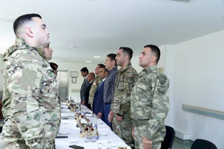 Anar Kərimov reabilitasiya xidmətləri göstərilən qazilərlə görüşüb