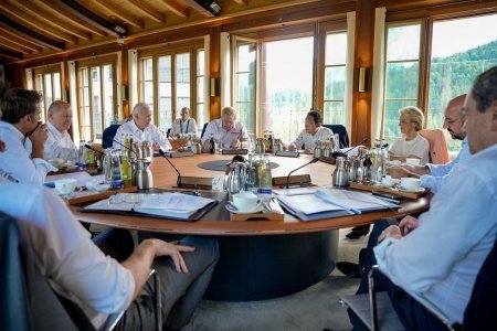 “G7” liderlərinin sammitdən maraqlı FOTOLARI
