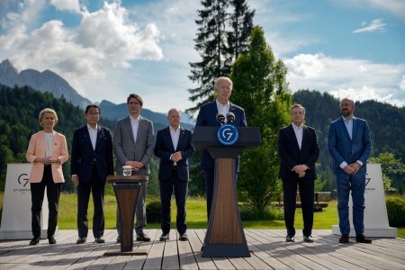 “G7” liderlərinin sammitdən maraqlı FOTOLARI