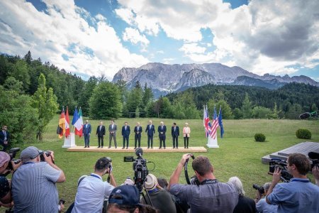 “G7” liderlərinin sammitdən maraqlı FOTOLARI