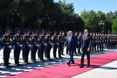 Qazaxıstan Prezidenti Kasım-Jomart Tokayevin rəsmi qarşılanma mərasimi olub 