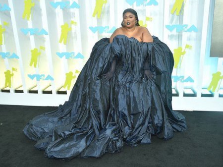 “MTV Video Music Awards 2022”dən möhtəşəm görüntülər - FOTO