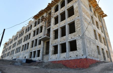 İlham Əliyev və Mehriban Əliyeva Şuşada inşa olunan obyektlərdə işlərin gedişi ilə tanış olublar - FOTO