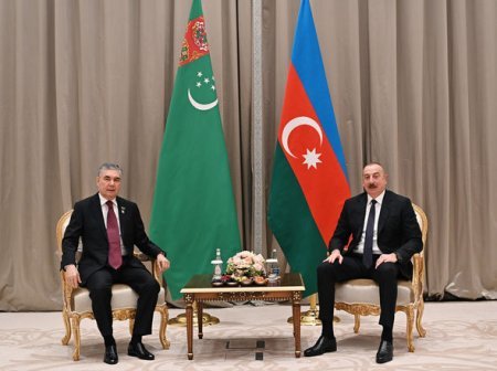 İlham Əliyev Səmərqənddə Qurbanqulu Berdiməhəmmədovla görüşüb - FOTO
