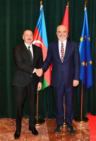 İlham Əliyevin Albaniyanın Baş naziri Edi Rama ilə təkbətək görüşü olub - FOTO