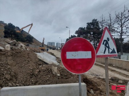 Badamdarda sürüşmə sahəsindən keçən yol bağlandı