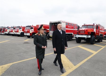 Prezident yeni alınmış xüsusi təyinatlı texnikalar və təcili tibbi yardım avtomobilləri ilə tanış olub - FOTO