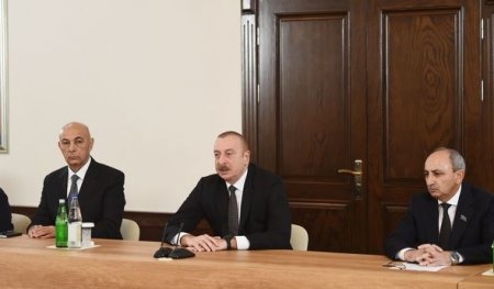 İlham Əliyev Qərbi Azərbaycan İcmasının inzibati binasında yaradılan şəraitlə tanış olub - FOTO