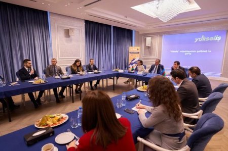 Prezidentin köməkçisi “Yüksəliş” müsabiqəsinin qalibləri ilə görüşüb