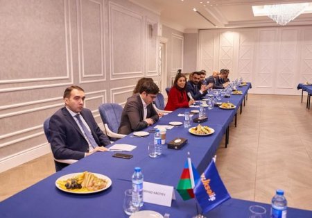 Prezidentin köməkçisi “Yüksəliş” müsabiqəsinin qalibləri ilə görüşüb
