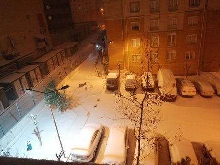 İstanbula güclü qar yağıb: 170 reys ləğv edilib 