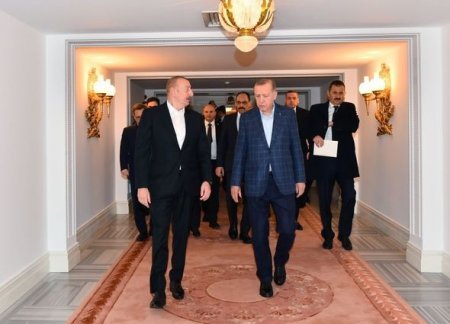 İstanbulda İlham Əliyevlə Rəcəb Tayyib Ərdoğanın görüşü başlayıb - FOTO