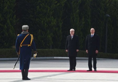 Latviya prezidentinin rəsmi qarşılanma mərasimi olub