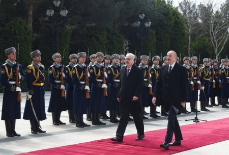Latviya prezidentinin rəsmi qarşılanma mərasimi olub