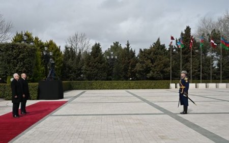 Latviya prezidentinin rəsmi qarşılanma mərasimi olub