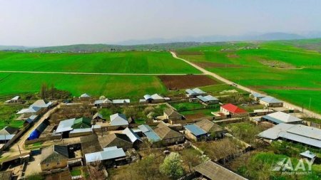 Şamaxı rayonunda 3 yaşayış məntəqəsinin yolu yenidən qurulur