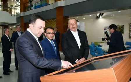 Prezident İlham Əliyev və Baş nazir İrakli Qaribaşvili Qəbələ regional “ASAN xidmət“ mərkəzində olublar