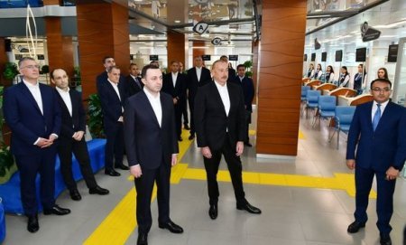 Prezident İlham Əliyev və Baş nazir İrakli Qaribaşvili Qəbələ regional “ASAN xidmət“ mərkəzində olublar