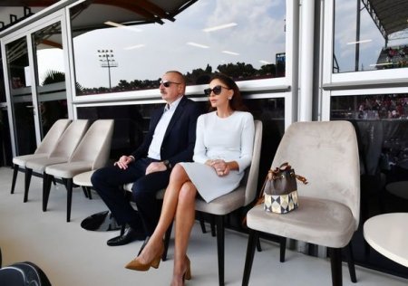 İlham Əliyev və Mehriban Əliyeva “Formula-1” Azərbaycan Qran-prisinin əsas yarışına baxıblar - YENİLƏNİB+FOTOй