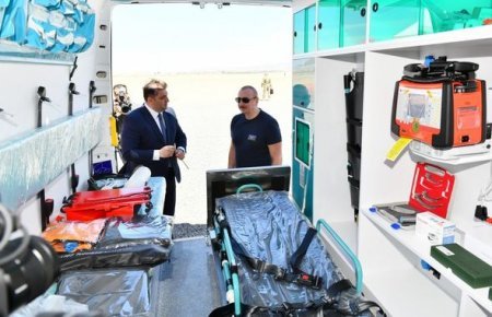 Prezident “Araz Vadisi İqtisadi Zonası”ndakı işlərlə tanış olub, bir neçə müəssisənin təməlini qoyub – FOTO