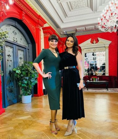 Aparıcı ilə ailə quran icra başçısı toyda qonaqlara qadağa qoydu - FOTO