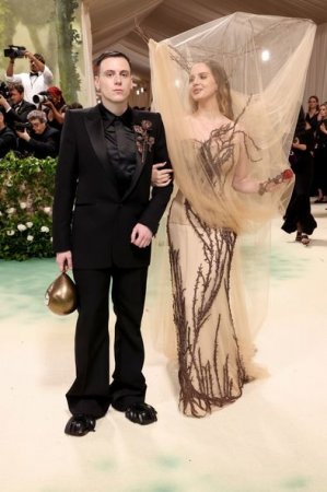“Met Gala 2024”: Ən parlaq obrazlar - FOTO