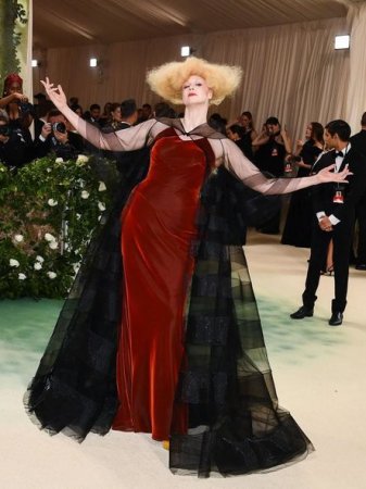 “Met Gala 2024”: Ən parlaq obrazlar - FOTO