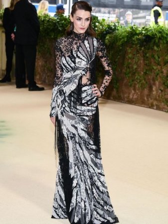 “Met Gala 2024”: Ən parlaq obrazlar - FOTO