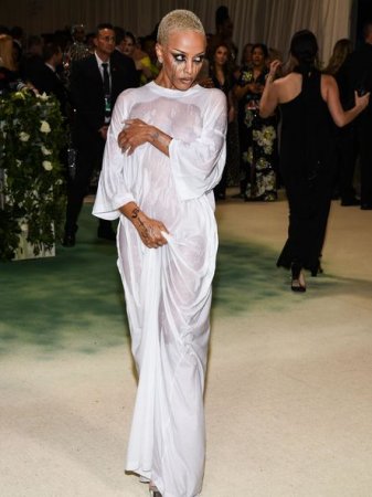 “Met Gala 2024”: Ən parlaq obrazlar - FOTO