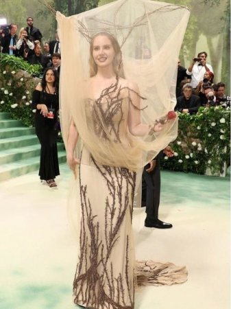 “Met Gala 2024”: Ən parlaq obrazlar - FOTO