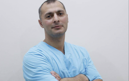 Burun əməliyyatına girən qadının gözündə çəplik yarand