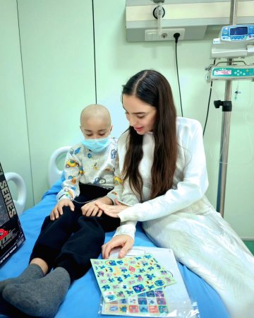 Leyla Əliyeva uşaqları ziyarət etdi- FOTOLAR