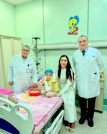 Leyla Əliyeva uşaqları ziyarət etdi- FOTOLAR