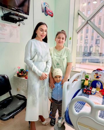 Leyla Əliyeva uşaqları ziyarət etdi- FOTOLAR