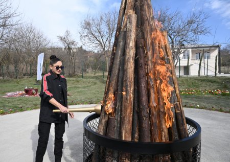 Prezident və xanımı Ağdərədə sakinlərlə- FOTOLAR