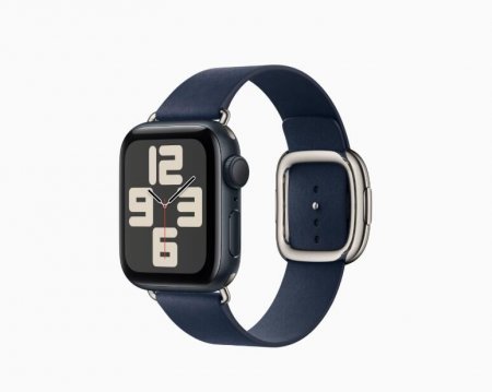 Yeni Papanın qol saatı müzakirə yaratdı