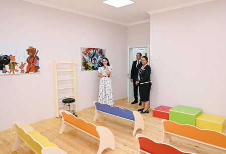 Heydər Əliyev Fondunun vitse-prezidenti Leyla Əliyeva Şamaxıda inşa olunan körpələr evi-uşaq bağçalarının açılışında iştirak edib