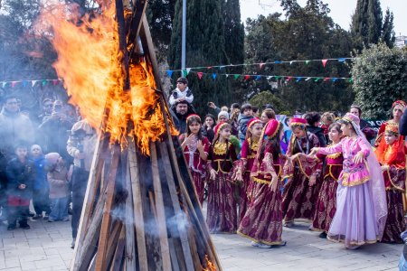 Nərimanov rayonunda Novruz bayramı münasibətilə şənlik təşkil olunub