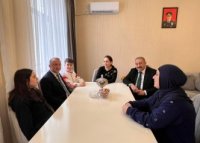 Nərimanov Rayon İcra Hakimiyyətinin başçısı Elgin Həbibullayev 8 Mart – Beynəlxalq Qadınlar Günü münasibətilə şəhid ailələrini ziyarət edib 