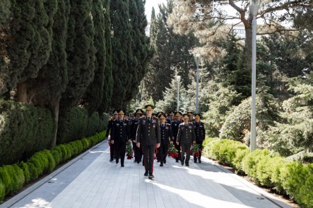 DİN-in şəxsi heyəti Ulu Öndər Heydər Əliyevin məzarını ziyarət edib